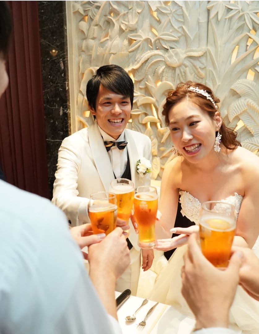 新郎新婦乾杯